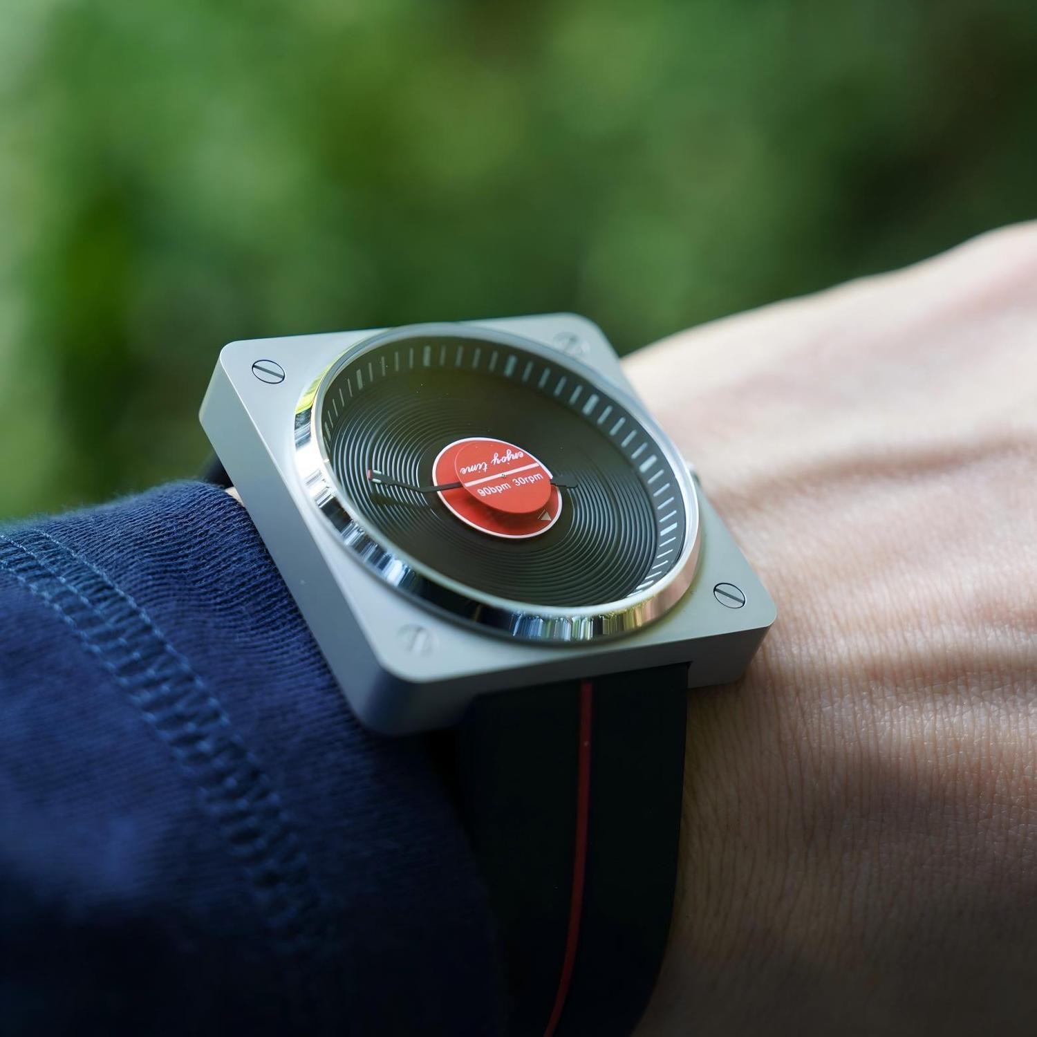 SKU Vinyl Record Quartz Watch  - đánh giá và giá Vintage Collectible Watches